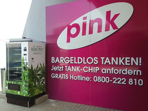 Aschach a. d. Donau Pink Tankstelle